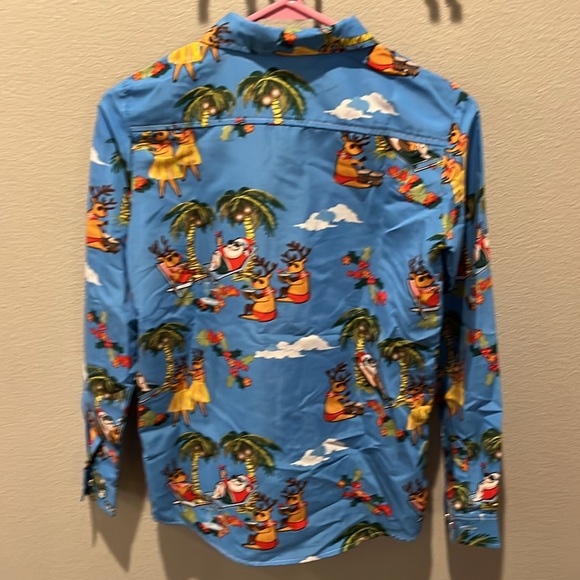 SSLR Collection Hawaiian Santa and Reindeer button up shirt. Boys size Medium. - Picture 4 of 4
